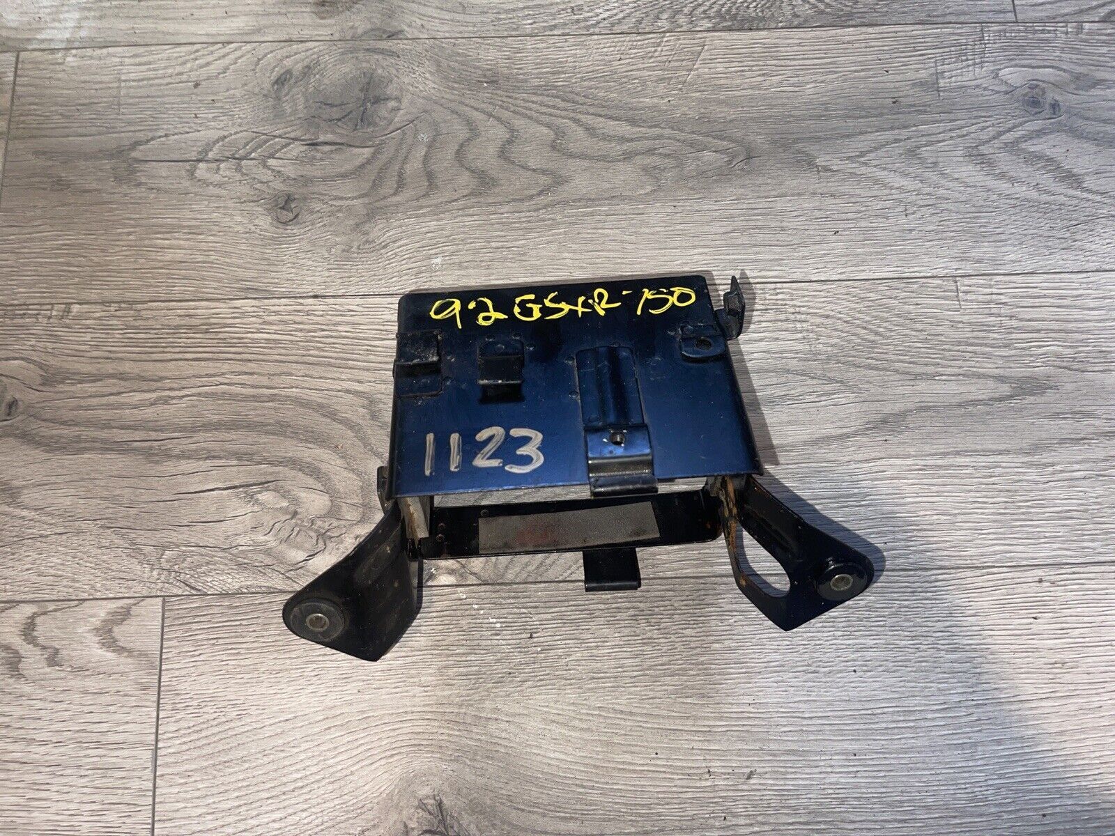 1988-1992 88 89 90 91 92 Suzuki GSX-R750 battery box tray holder well Oem