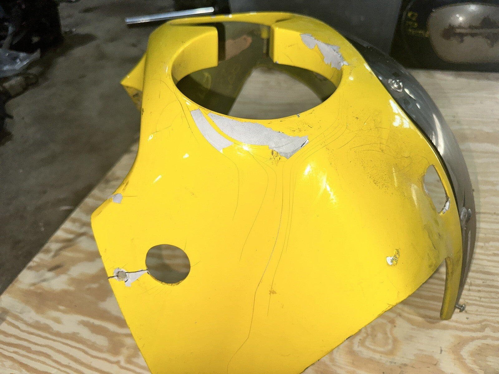 Yamaha FZ 600 Front Fairing Headlight Cowl Nose 2AX-2835G-00-GE 1986-1988