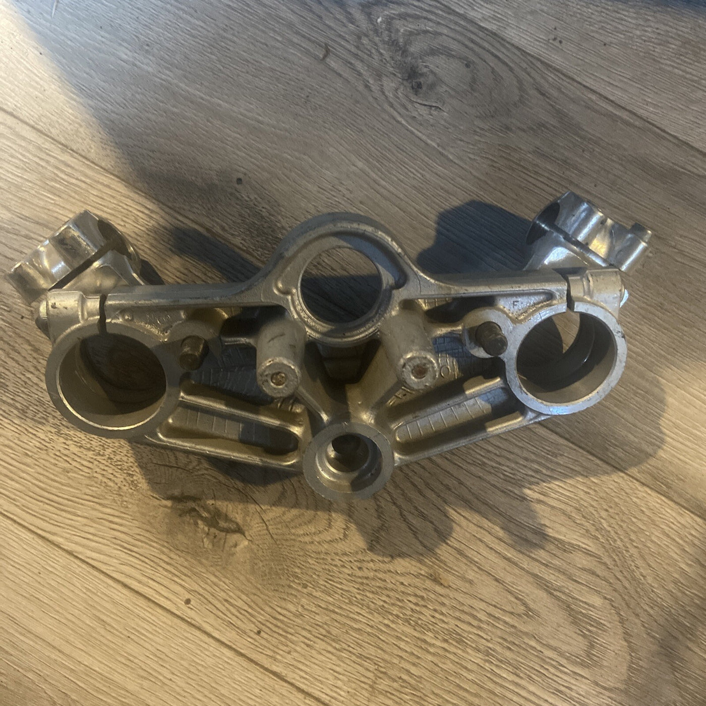 1991 Suzuki Katana 600 GSX600F UPPER TRIPLE TREE CLAMP