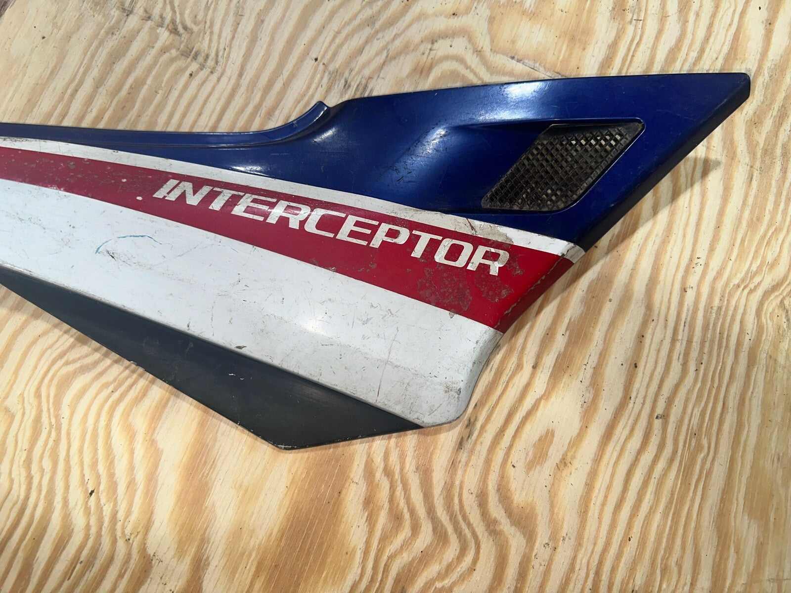 83600-MB6-0000 COVER R SIDE HONDA VF1000F 1984