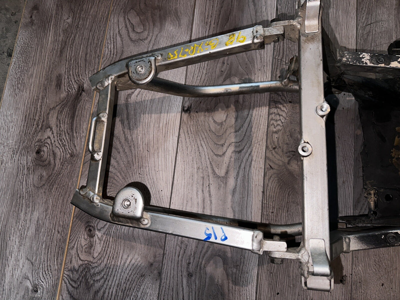96-99 Suzuki Gsxr 750 Rear Subframe Back Sub Frame