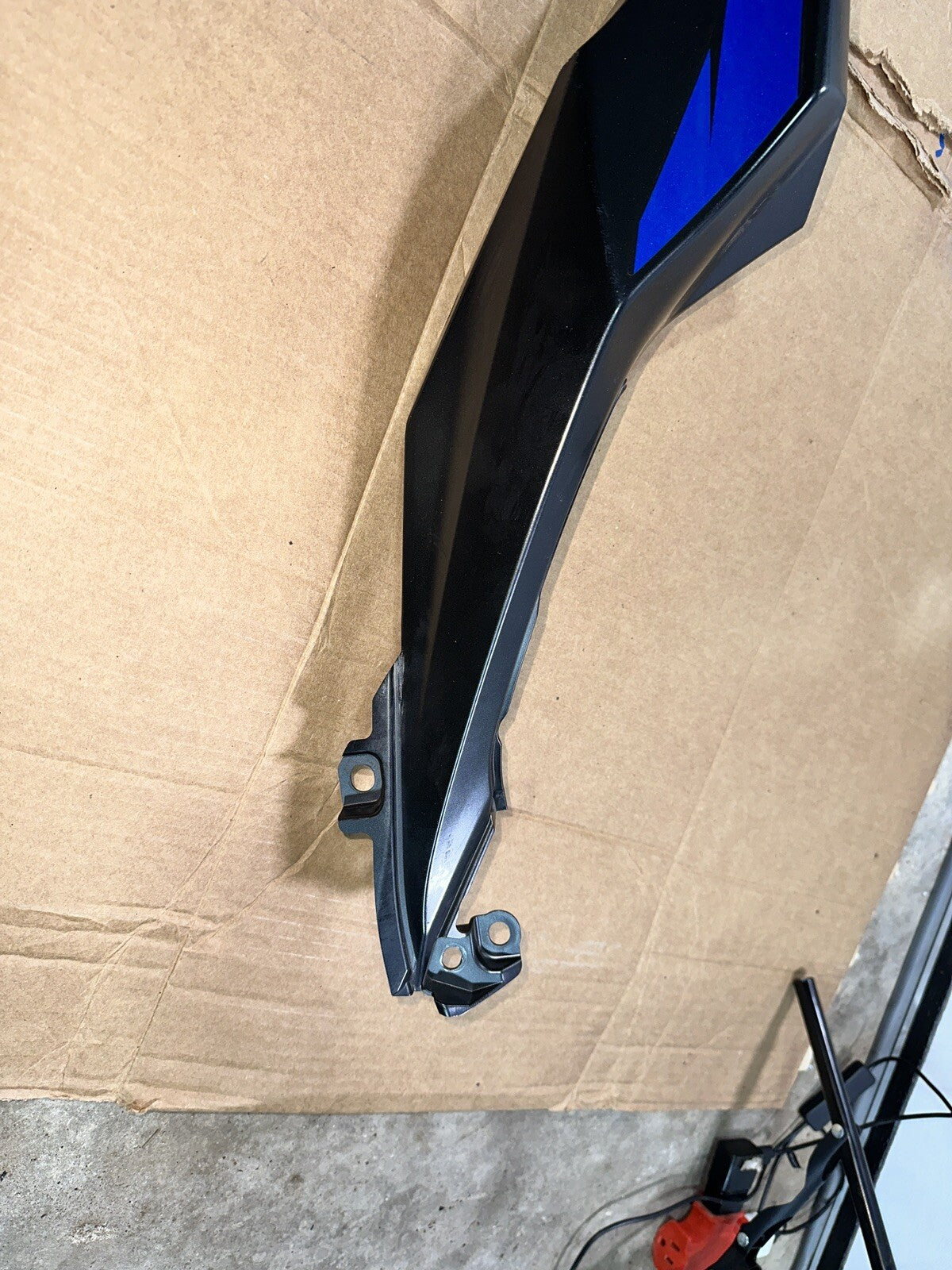 17-20 SUZUKI GSXR1000 GSXR 1000 OEM RIGHT REAR TAIL FAIRING BACK