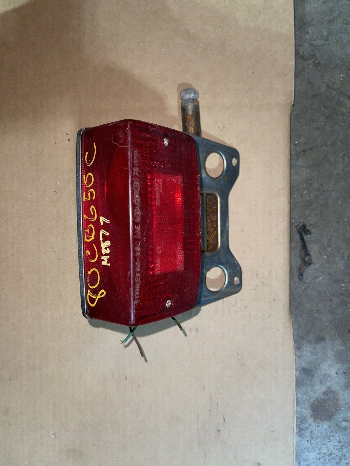 1980 80 80-82 HONDA CB650C CB650 CUSTOM REAR BACK TAIL LIGHT TAILLIGHT ASSY