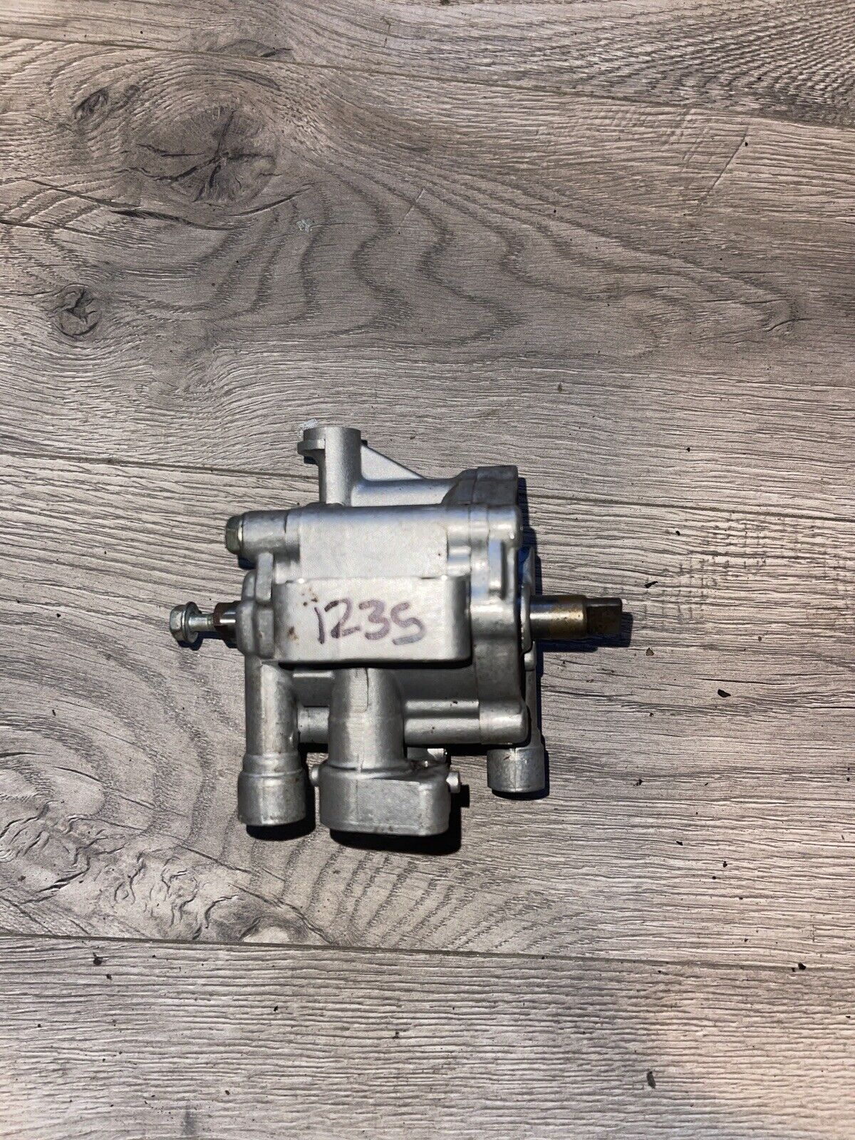 HONDA CBR1000 F  ENGINE OIL PUMP 87 88 90 91 