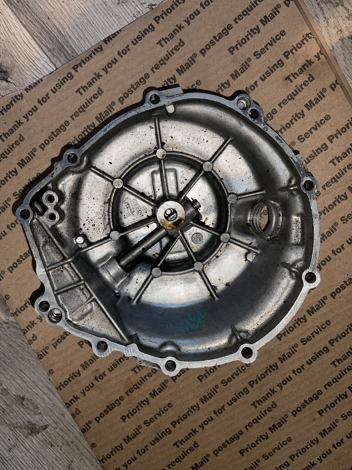 01-02 2001 2002 Yamaha Yzf R6 Engine Clutch Cover