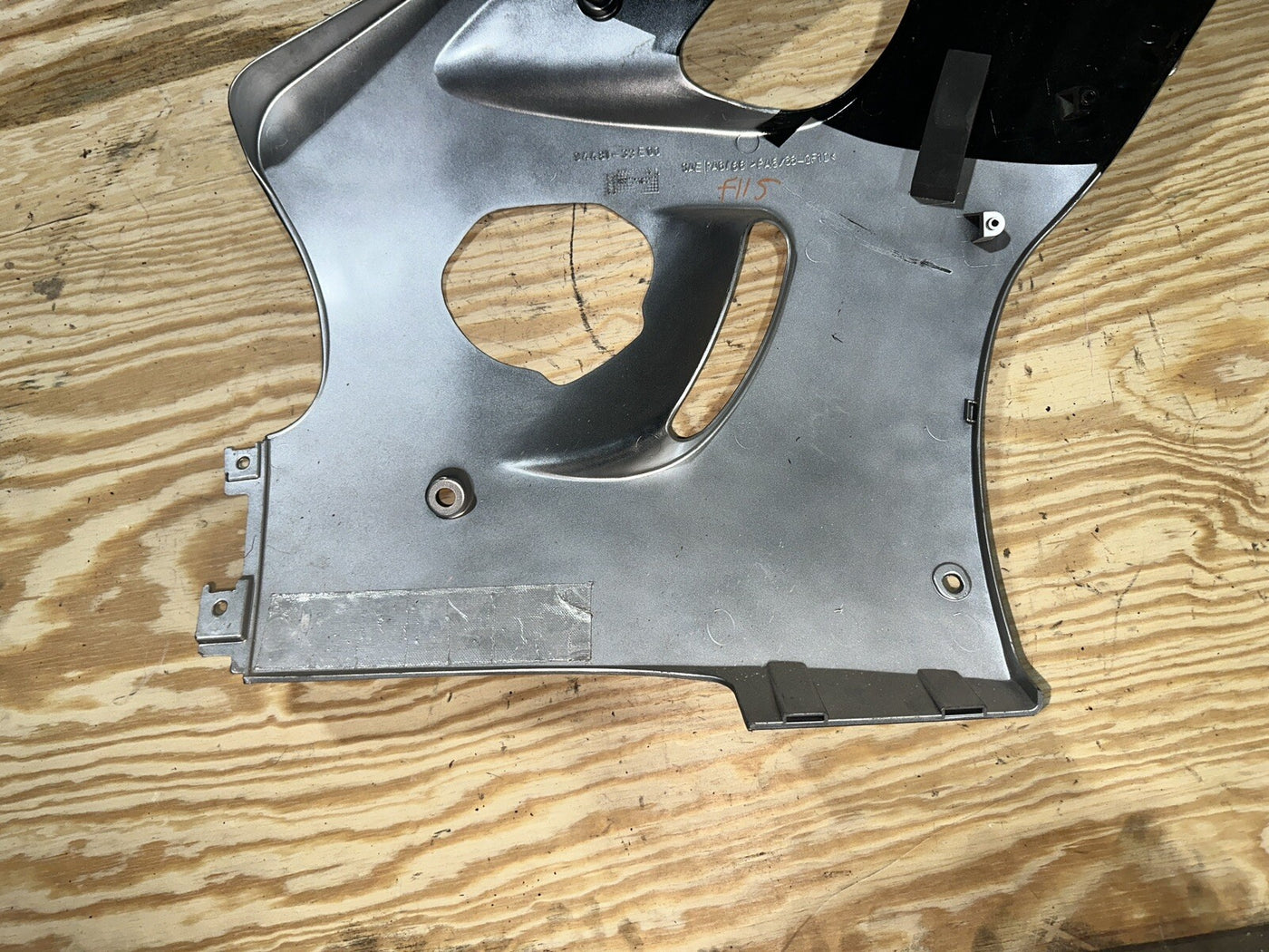 1996-1999 96-99 SUZUKI GSXR750 LEFT LOWER MID UPPER SIDE FAIRING COWL PLASTIC 