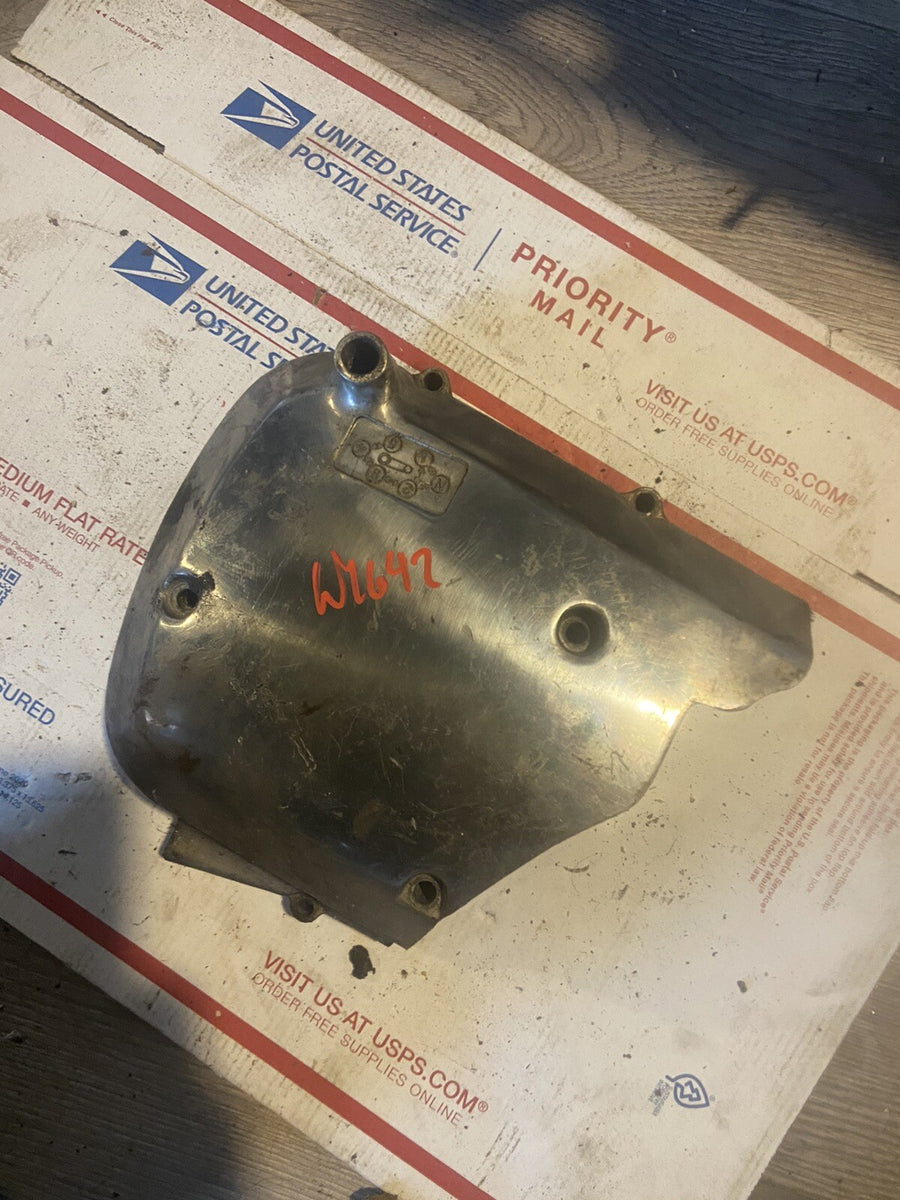 SUZUKI 1978 GS1000E LEFT ENGINE/MOTOR SPROCKET COVER
