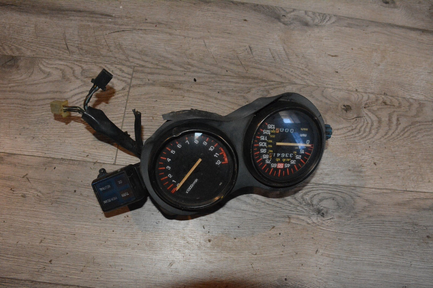 YAMAHA 86 FZ750 SPEEDOMETER TACHOMETER CLUSTER 1FN-83570-G0-00 FZ 750