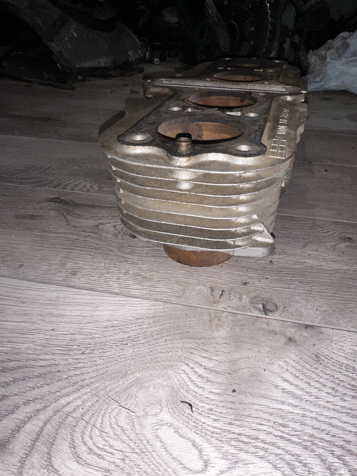 79 SUZUKI GS1000 CYLINDER JUG