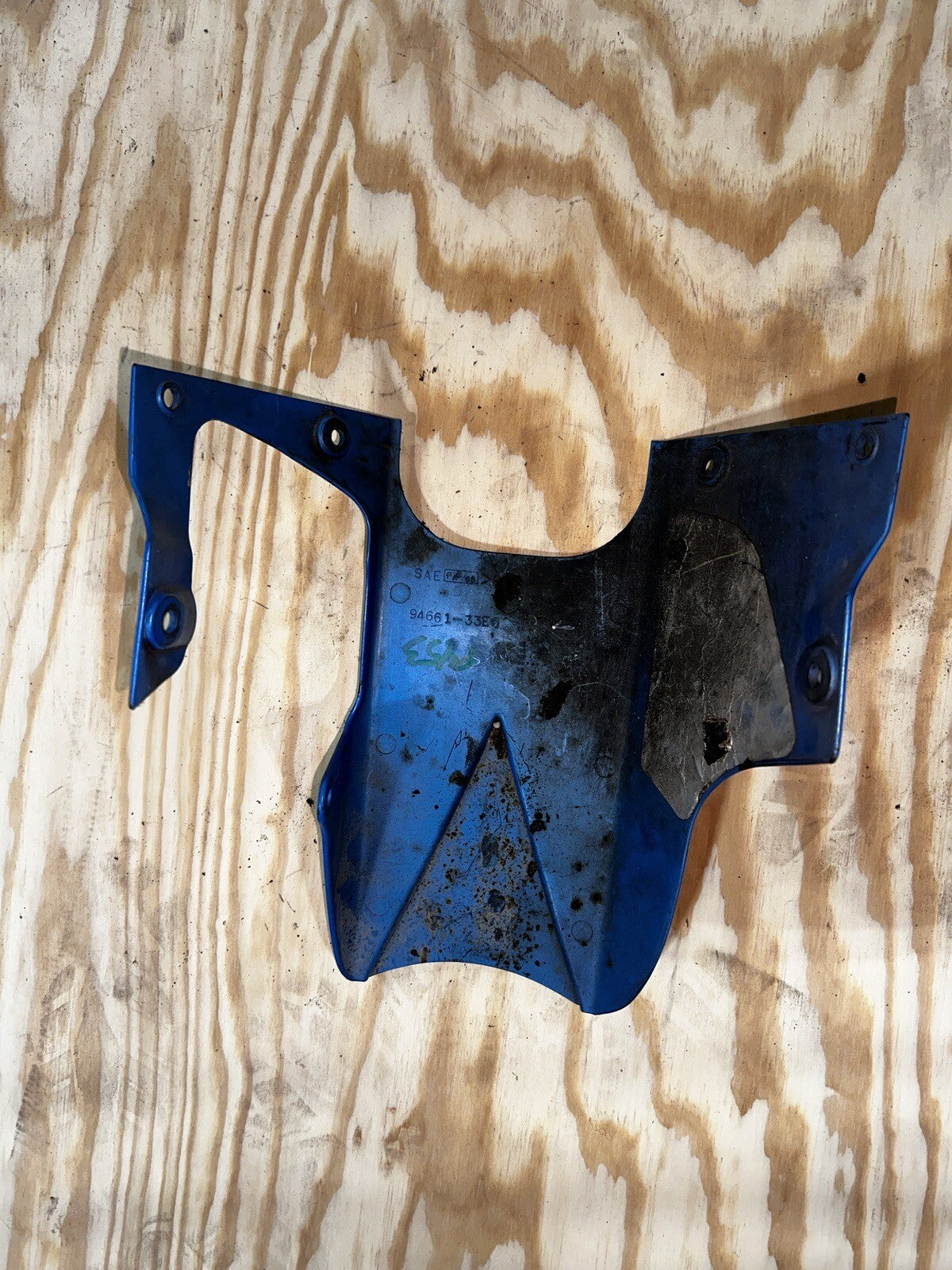 91 92 GSXR1100 LEFT REAR BACK TAIL FAIRING UNDERTAIL COWL PLASTIC BAD TABS