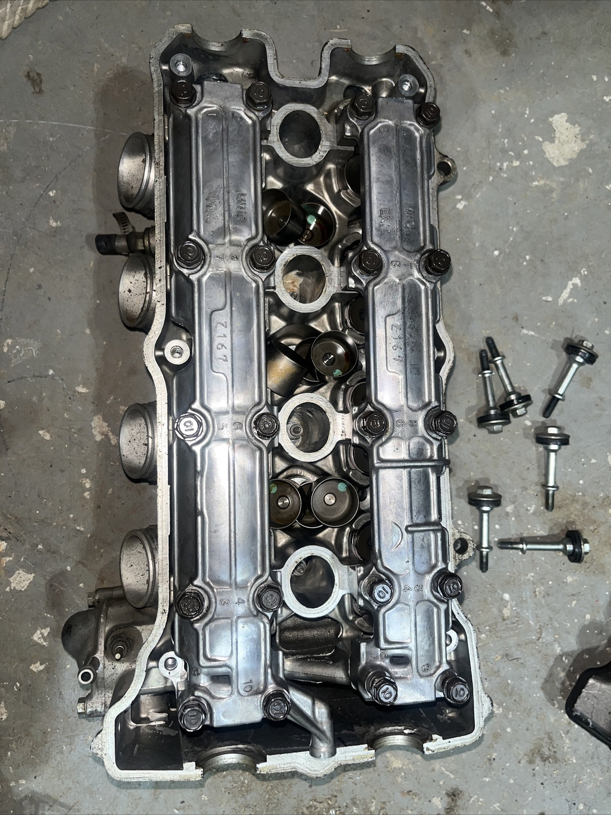 1995 HONDA CBR900 CYLINDER HEAD W/ VALVES CBR 600