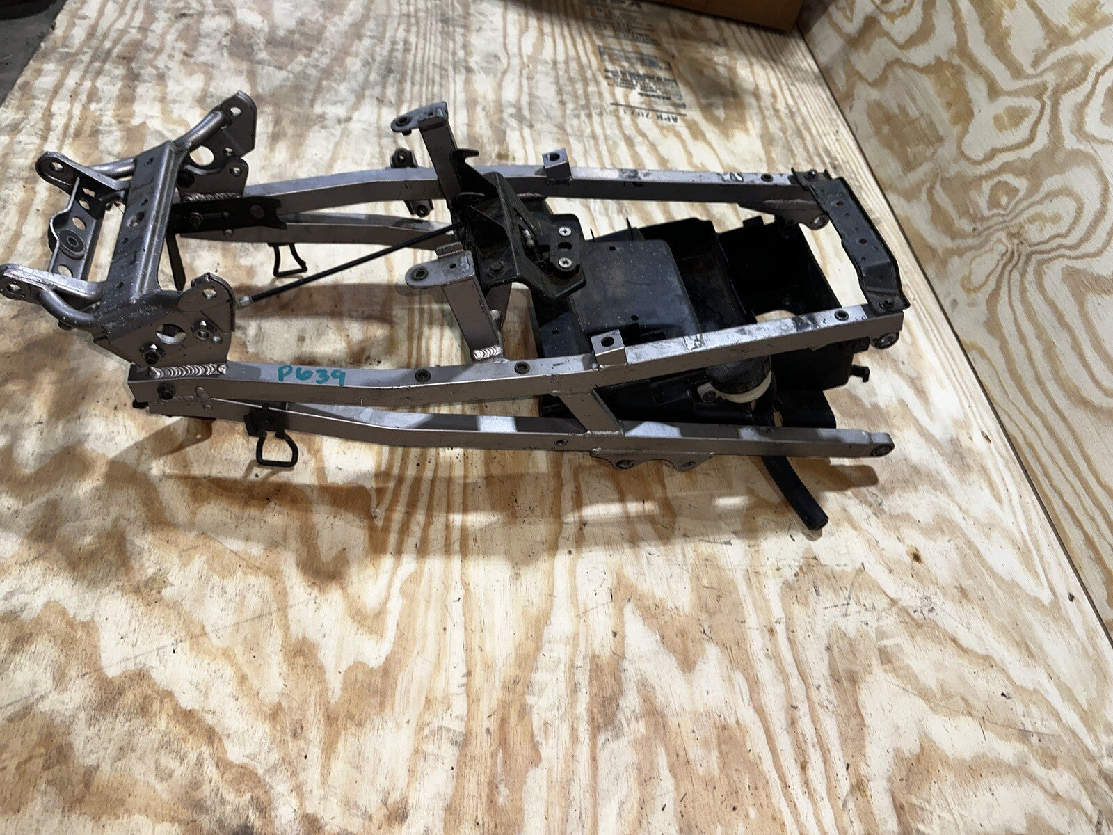 96-03 KAWASAKI NINJA ZX7R REAR SUBFRAME BACK SUB FRAME W BATTERY TRAY - STRAIGHT