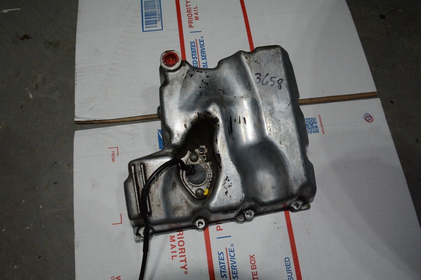 2000 YAMAHA R6 OIL PAN CASE COVER ENGINE MOTOR 99-02