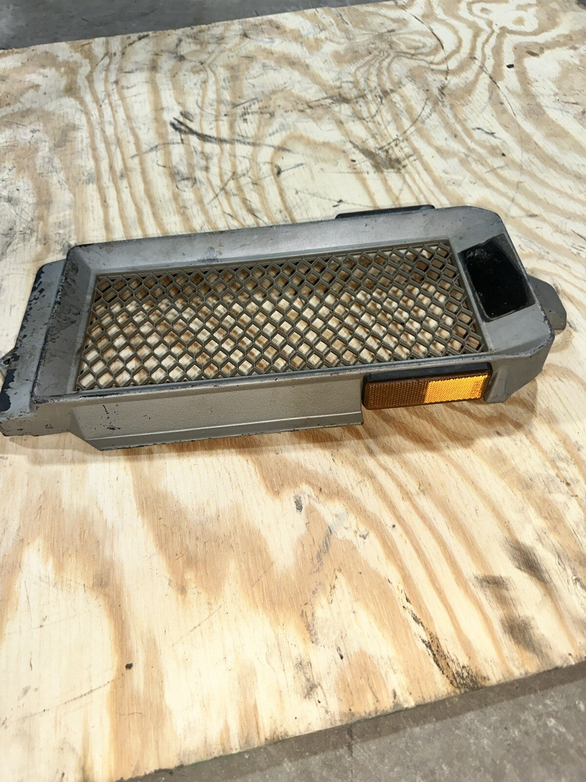 1985-86 HONDA VT500C VT500 VT 500 C SHADOW RADIATOR GRILL GUARD COVER OEM