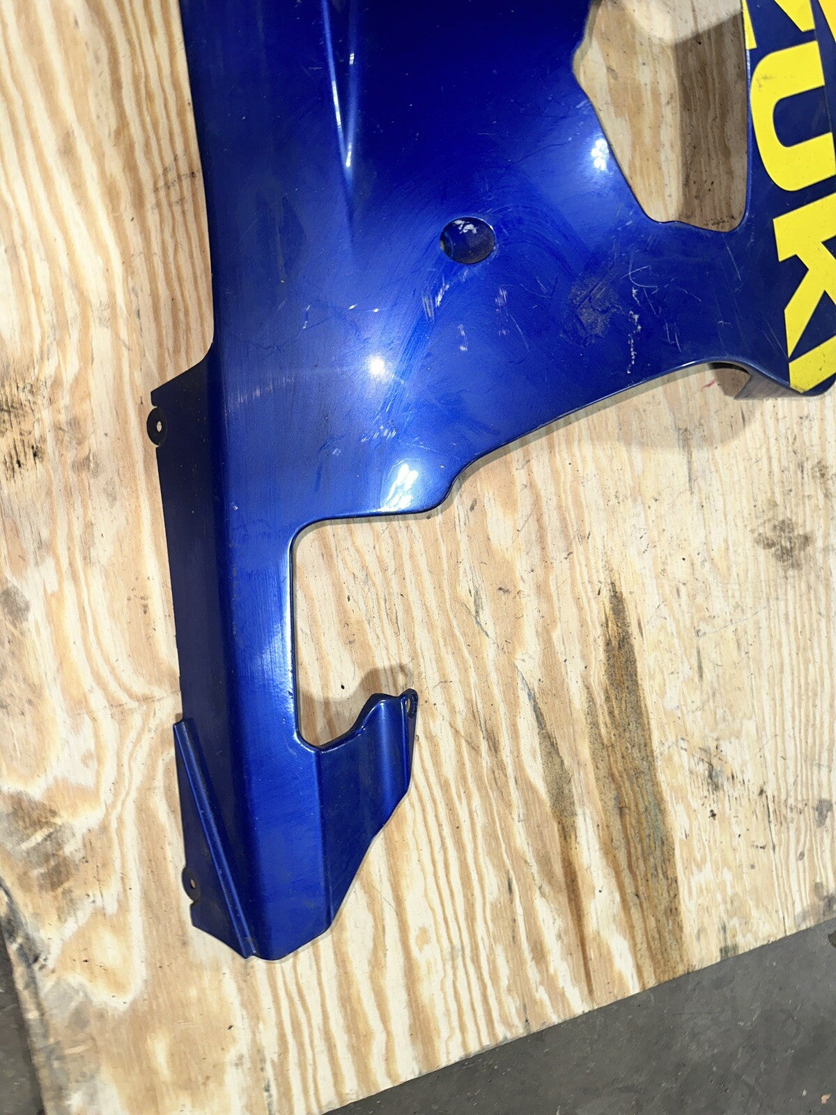 01-03 Suzuki GSXR 600-750 Left Side Fairing Cracked