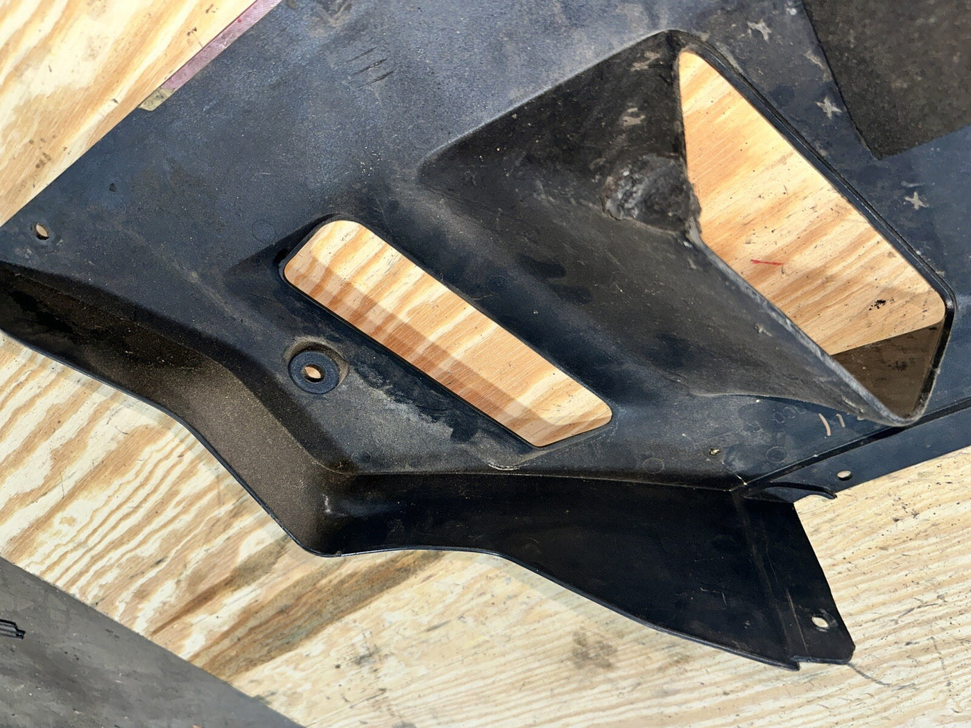 1991 1992 Suzuki GSXR1100 1100 Right Side Fairing Cowling OEM 94431-40C0