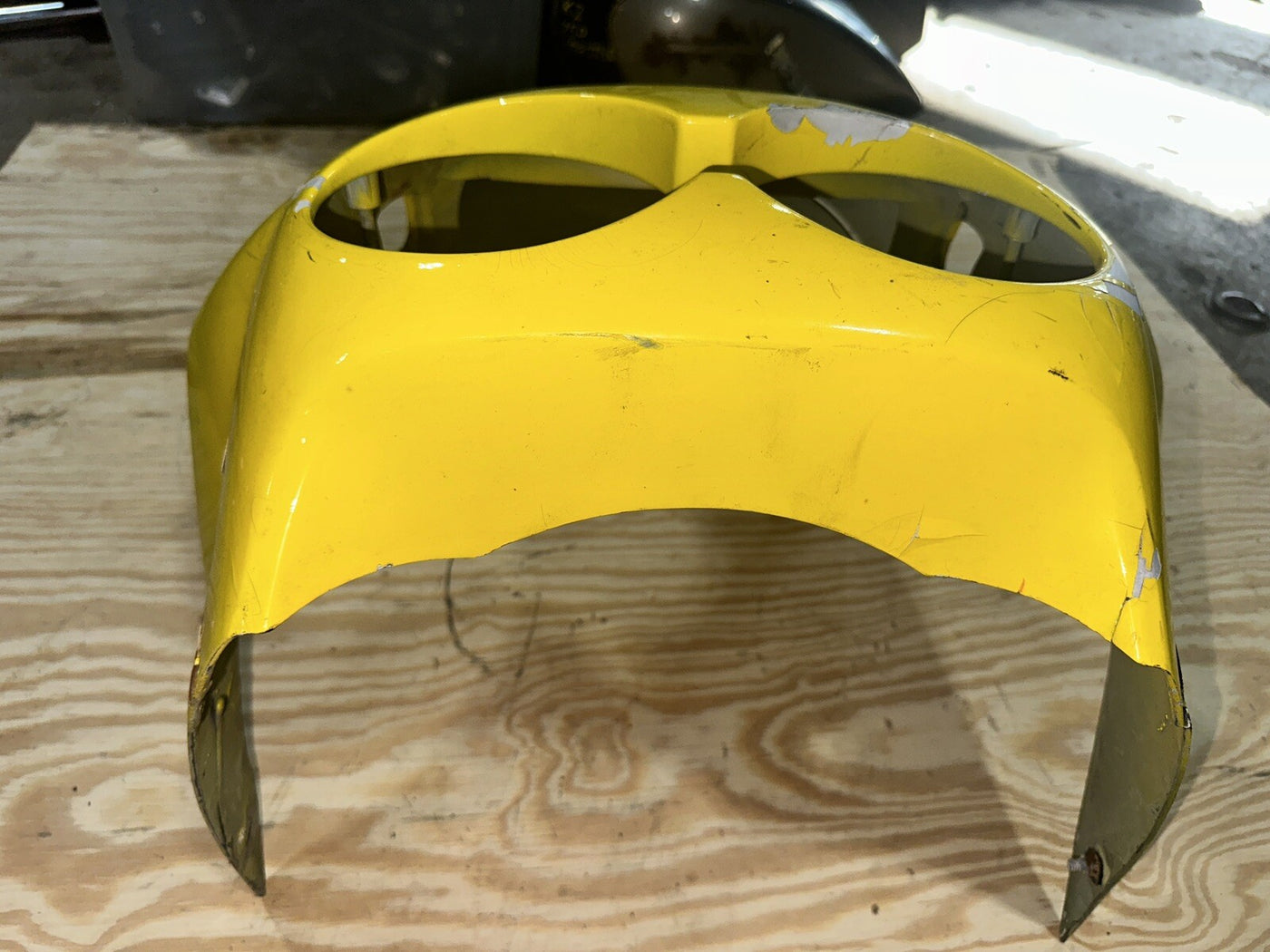 Yamaha FZ 600 Front Fairing Headlight Cowl Nose 2AX-2835G-00-GE 1986-1988
