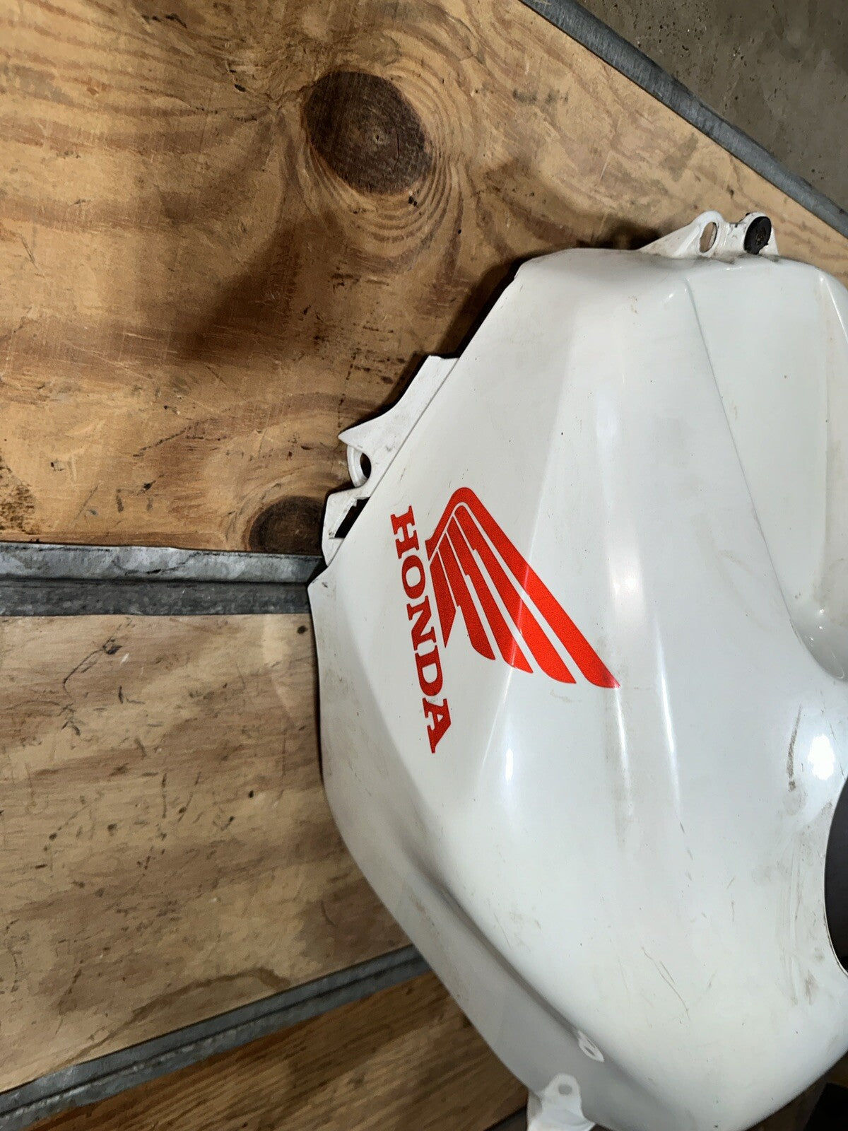 03-04 HONDA CBR600RR ZXMT GAS TANK FUEL CELL COVER FAIRING COWL 83150-MEE-670ZA
