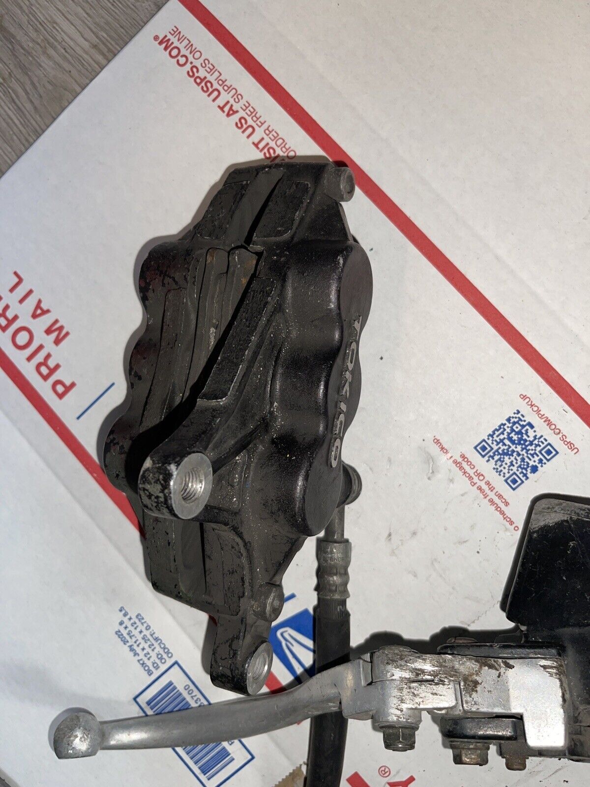 2000 97-00 Suzuki GSXR 600 GSXR600 Front Left  Brake Caliper Pad Hose Line