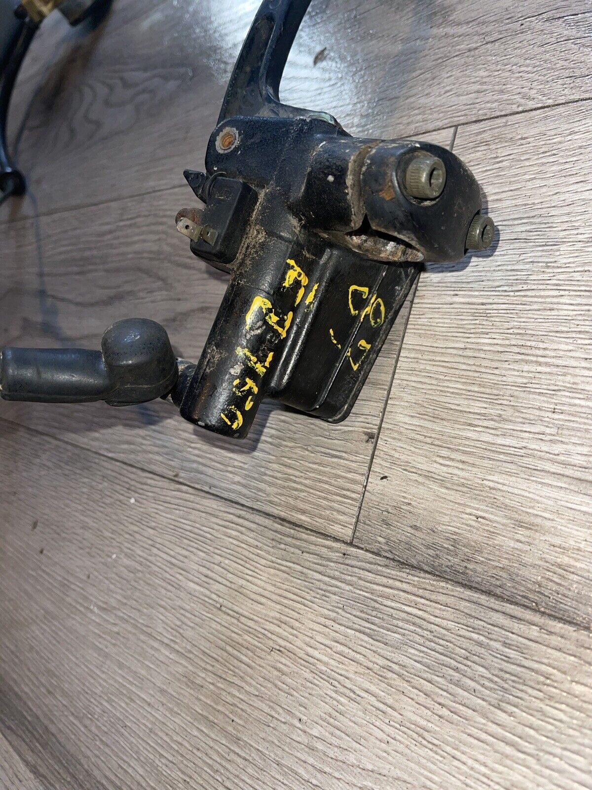1987 Yamaha fz750 fz 750 front master Cylinder
