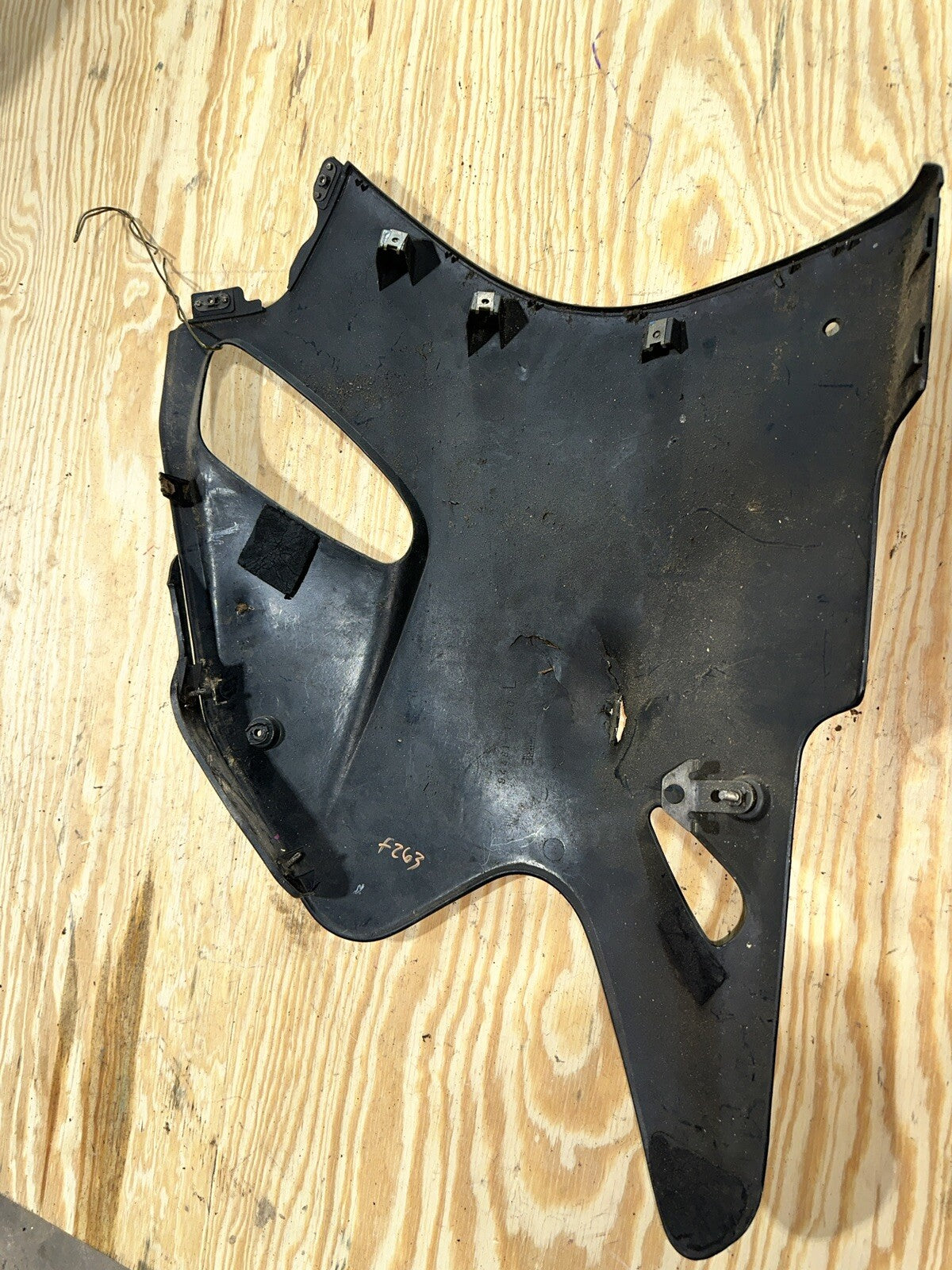 Suzuki 1992 1993 GSXR750 GSXR600 OEM Left Lower Cowl Cowling Fairing Panel