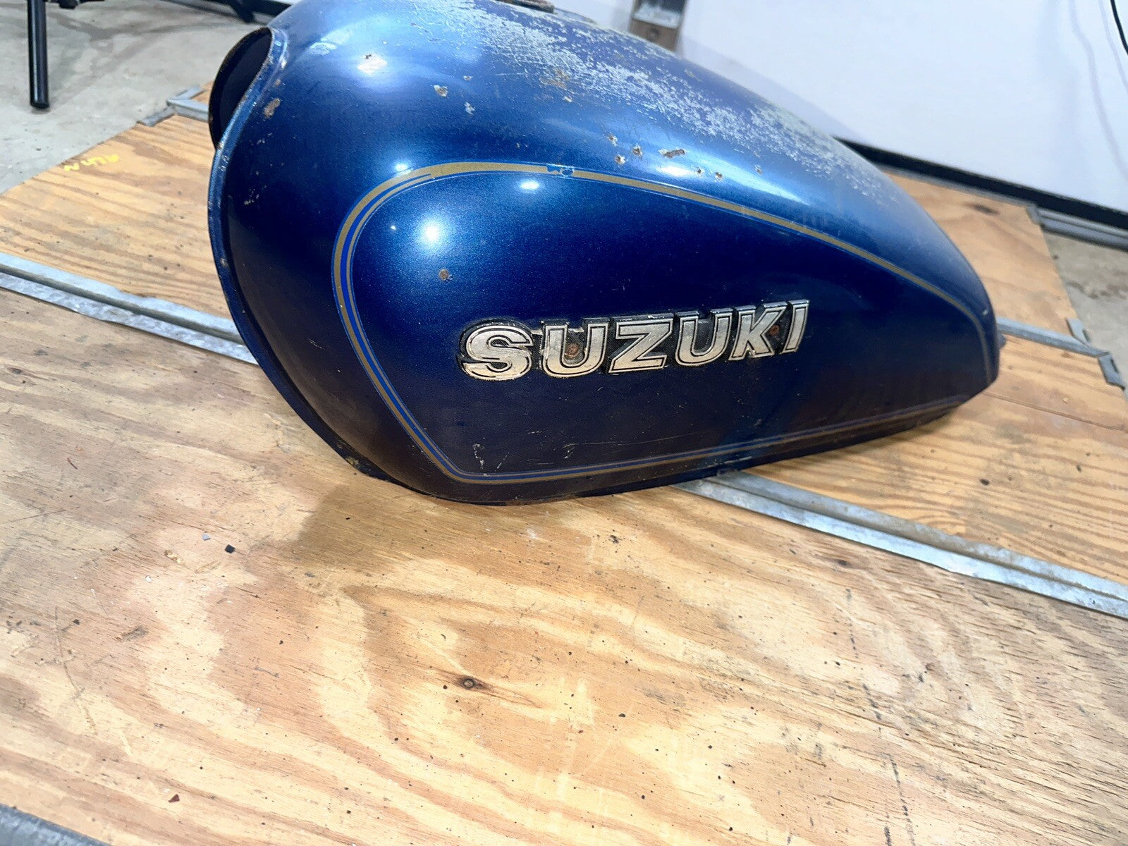 1981 Suzuki GS550L GS550 Gas Tank