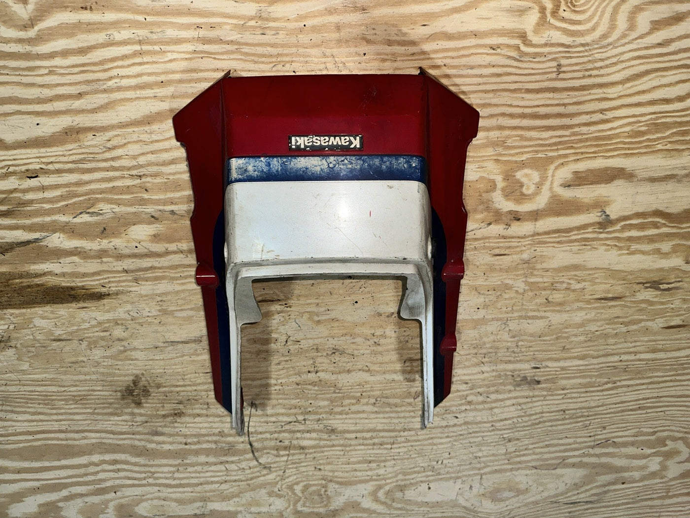 1984-86 KAWASAKI ZX900 NINJA REAR TAIL FAIRING COWL PLASTIC 14025-1826