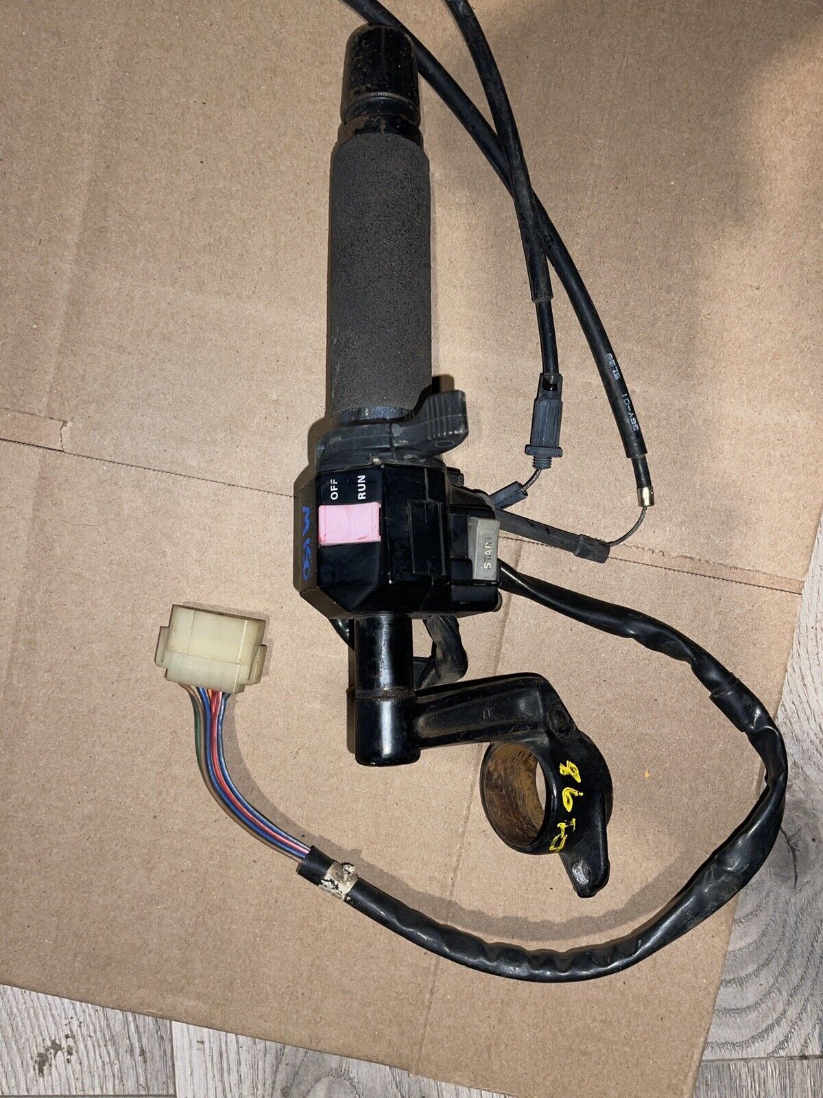 1986 Yamaha FJ1200 FJ 1200 Y752> right side handlebar clip on