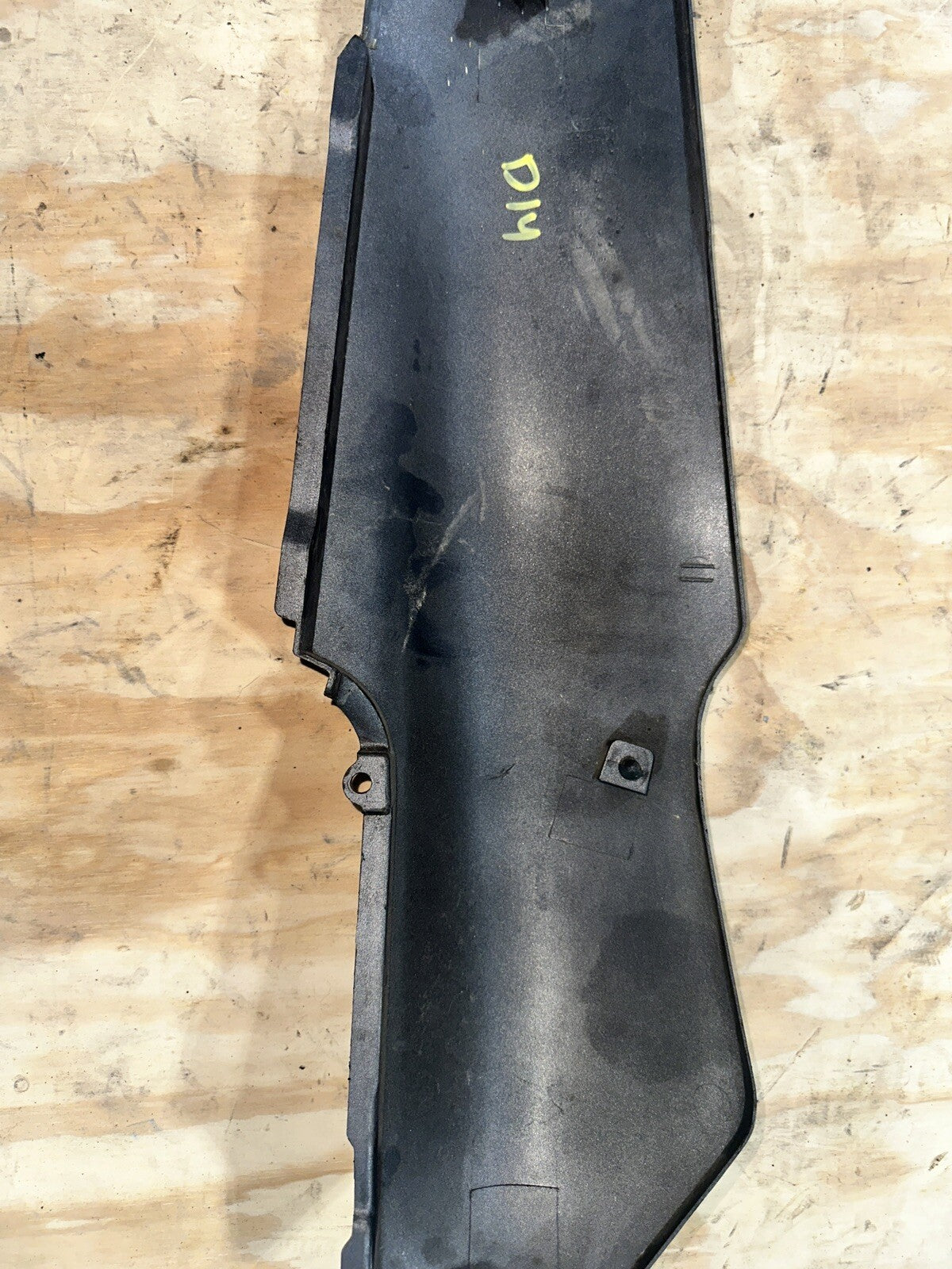 89-97 YAMAHA FZR600 RIGHT REAR BACK TAIL FAIRING COWL SHROUD