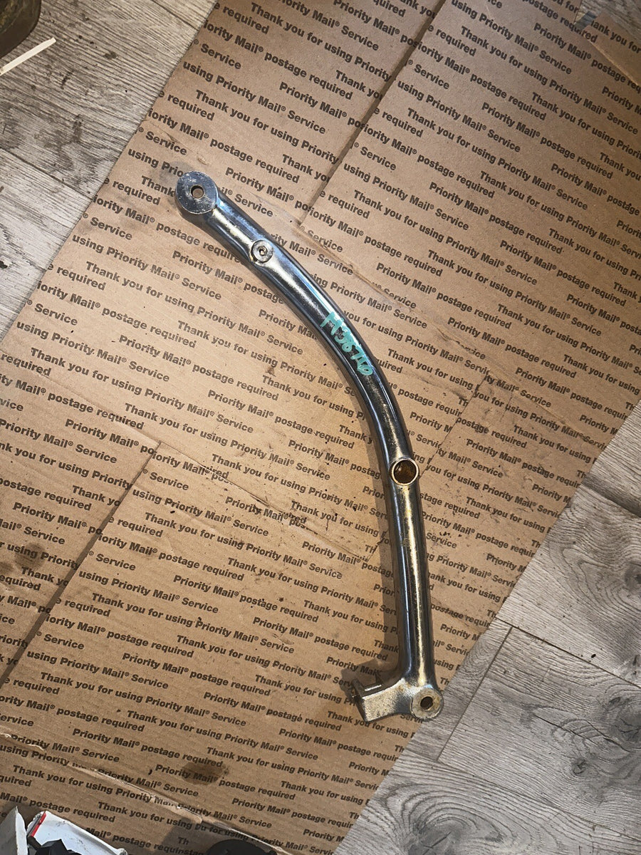 Suzuki Intruder Boulevard VS800 VS 700 750 800 Left Rear Fender Handle Grip