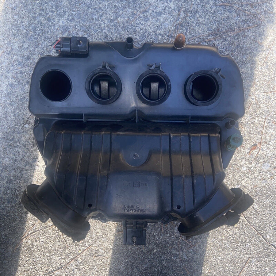 01 02 03 Suzuki GSXR 750 Air Box Filter Cleaner Housing