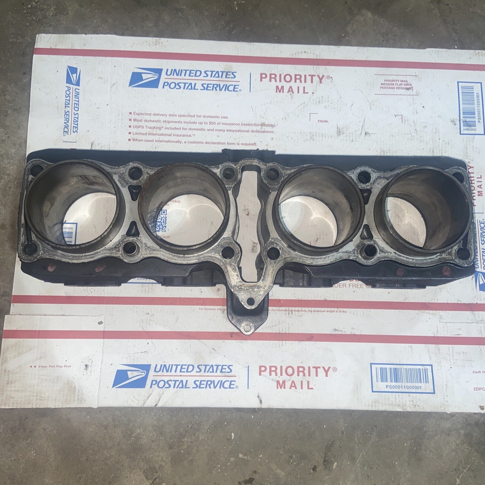 1989 Suzuki GSXR ENGINE MOTOR PISTON CYLINDERS BLOCK JUG