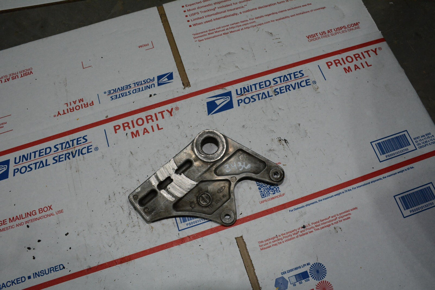 OEM 1997 Suzuki GSXR1100 GSX-R 1100 GSXR Rear Brake Caliper Mount Bracket