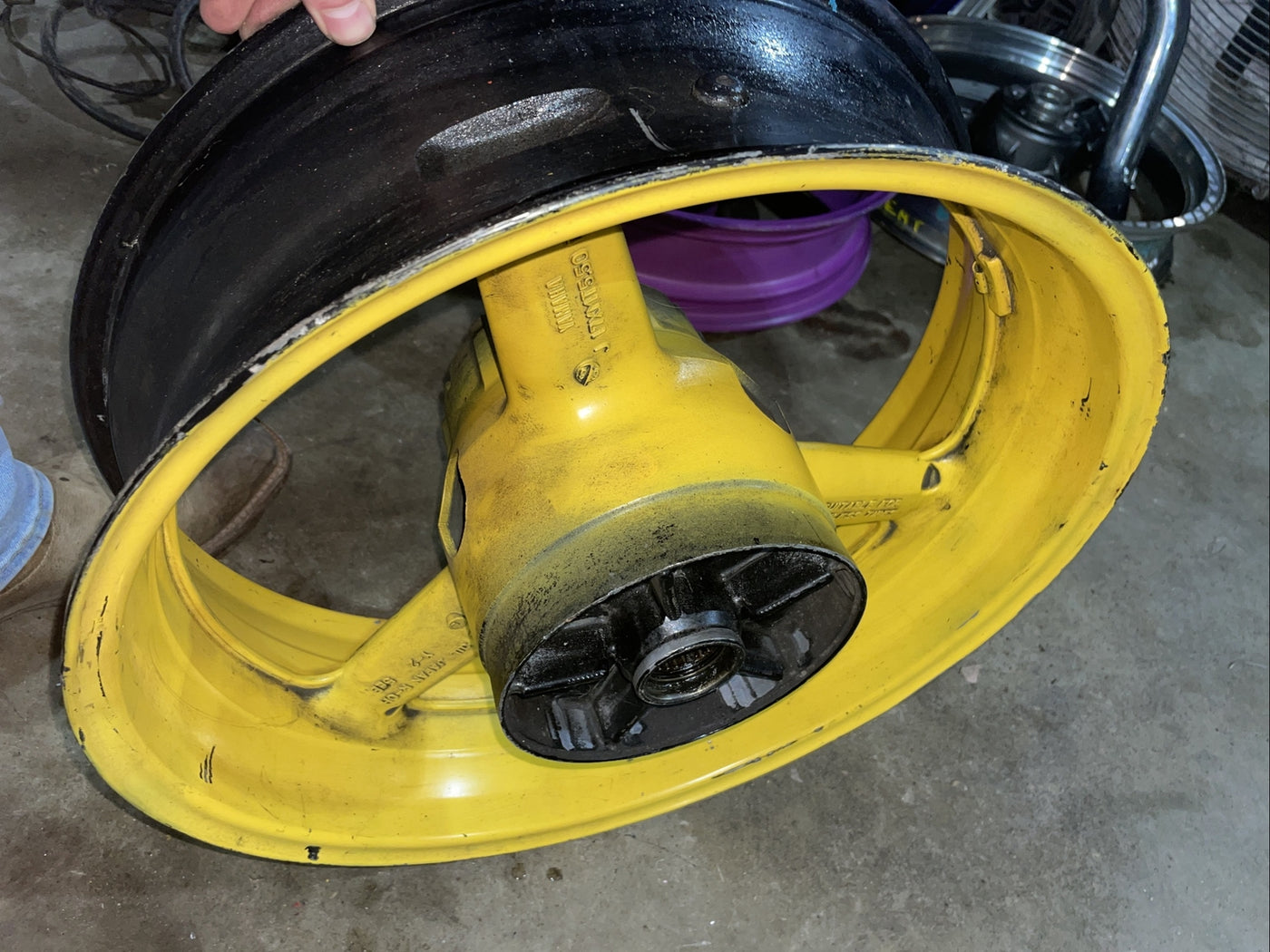 99 00 01 02 YAMAHA YZF R6 REAR WHEEL RIM ROTOR OEM STRAIGHT #0194