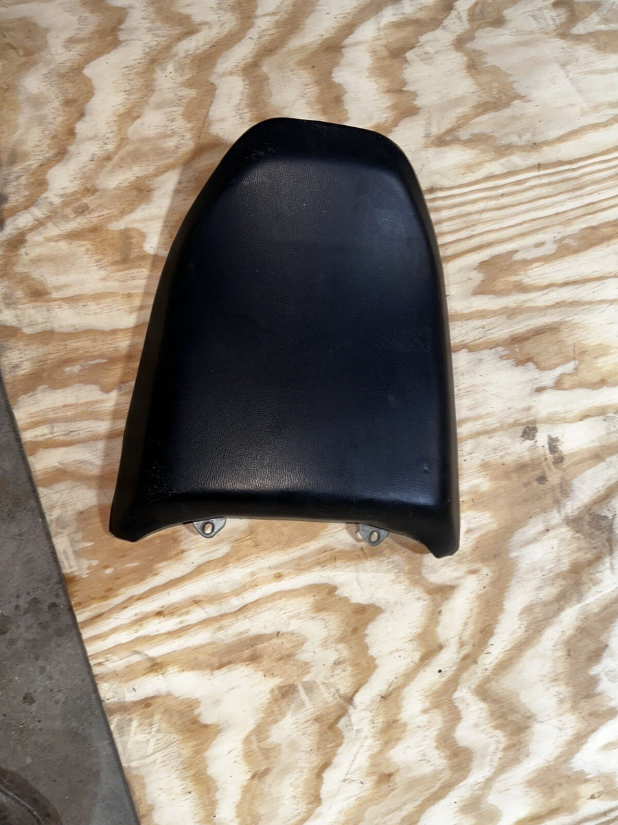93 94 95 96 97 98 1993 SUZUKI GSXR 1100 OEM REAR PASSENGER SEAT
