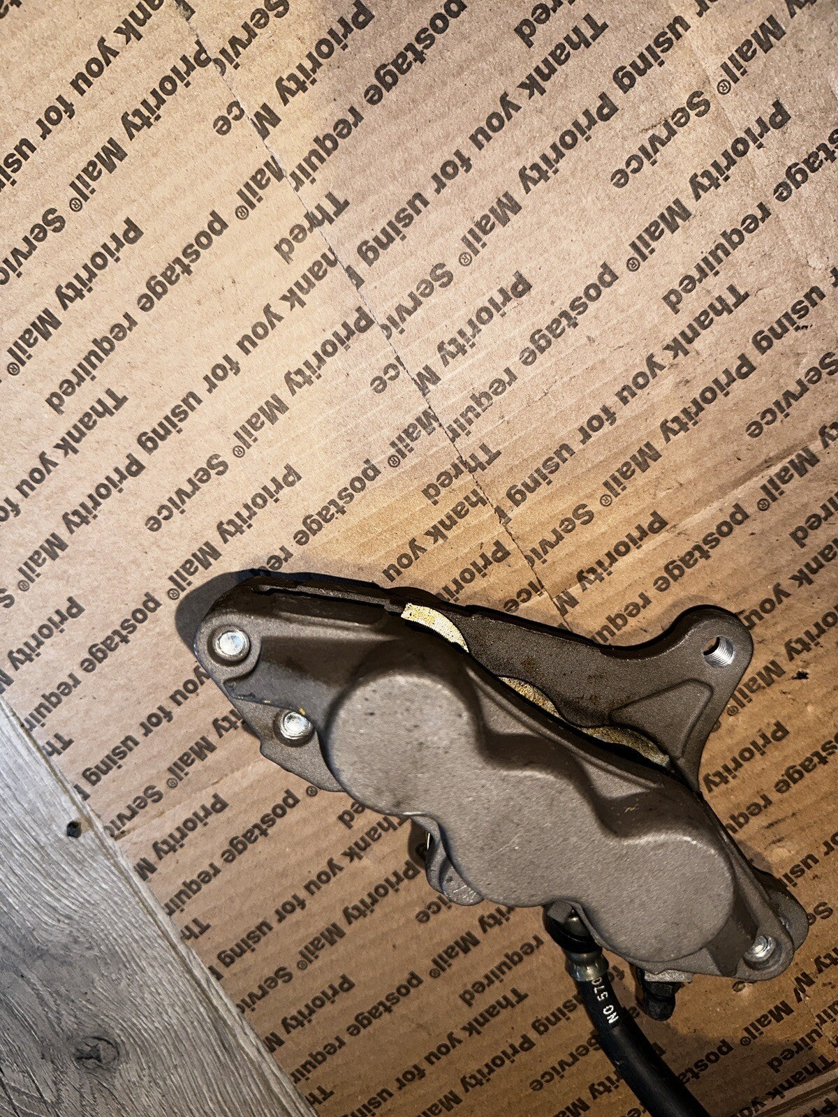 KAWASAKI ZX600 J ZX6 NINJA RIGHT FRONT BRAKE CALIPER ASSEMBLY 43041-1821-GZ