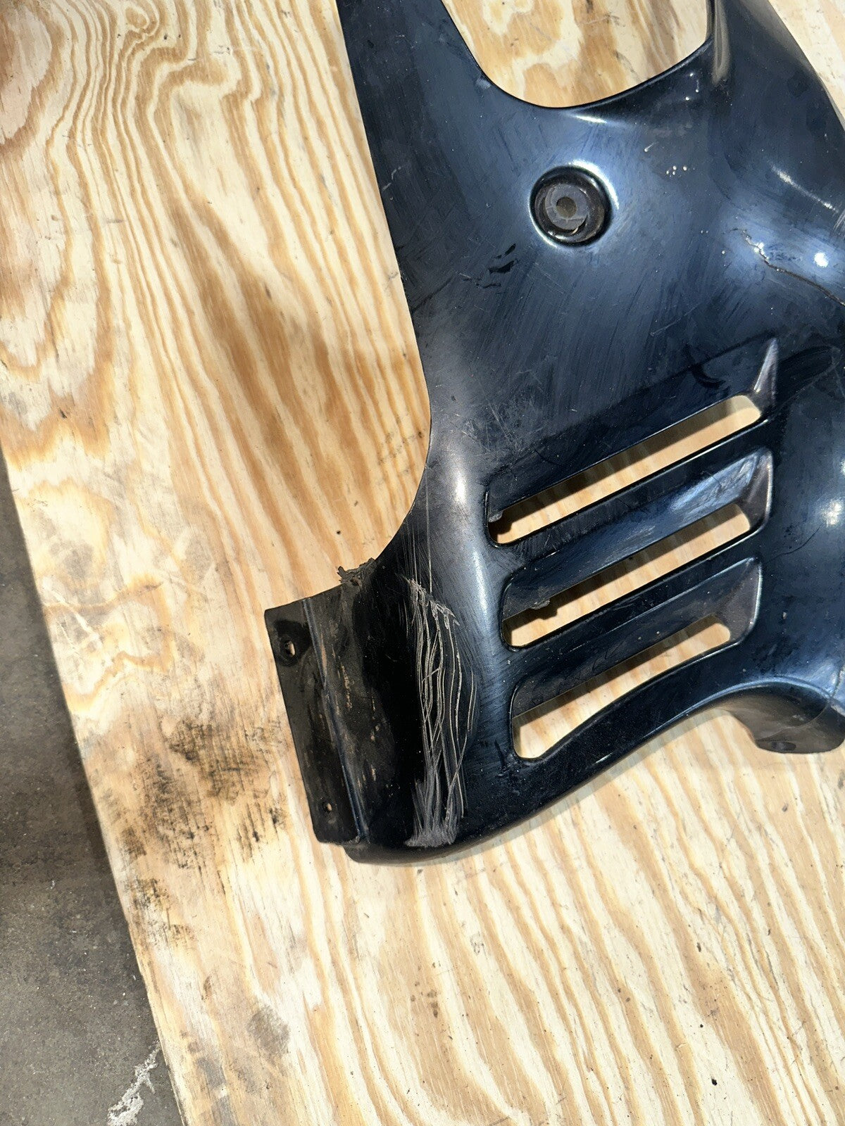 88-97 SUZUKI KATANA 600 GSX600F RIGHT LOWER BOTTOM BELLY SIDE FAIRING COWL 