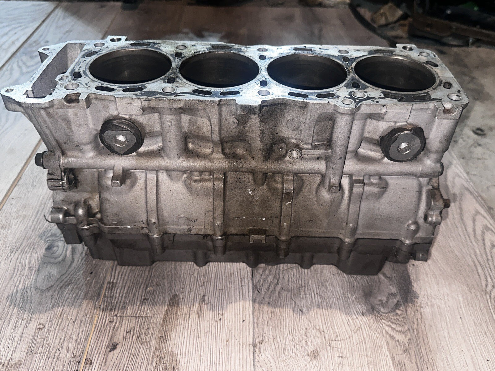 01 02 03 GSXR 750 ENGINE MOTOR CRANK CASE BLOCK UPPER LOWER CASINGS CYLINDERS