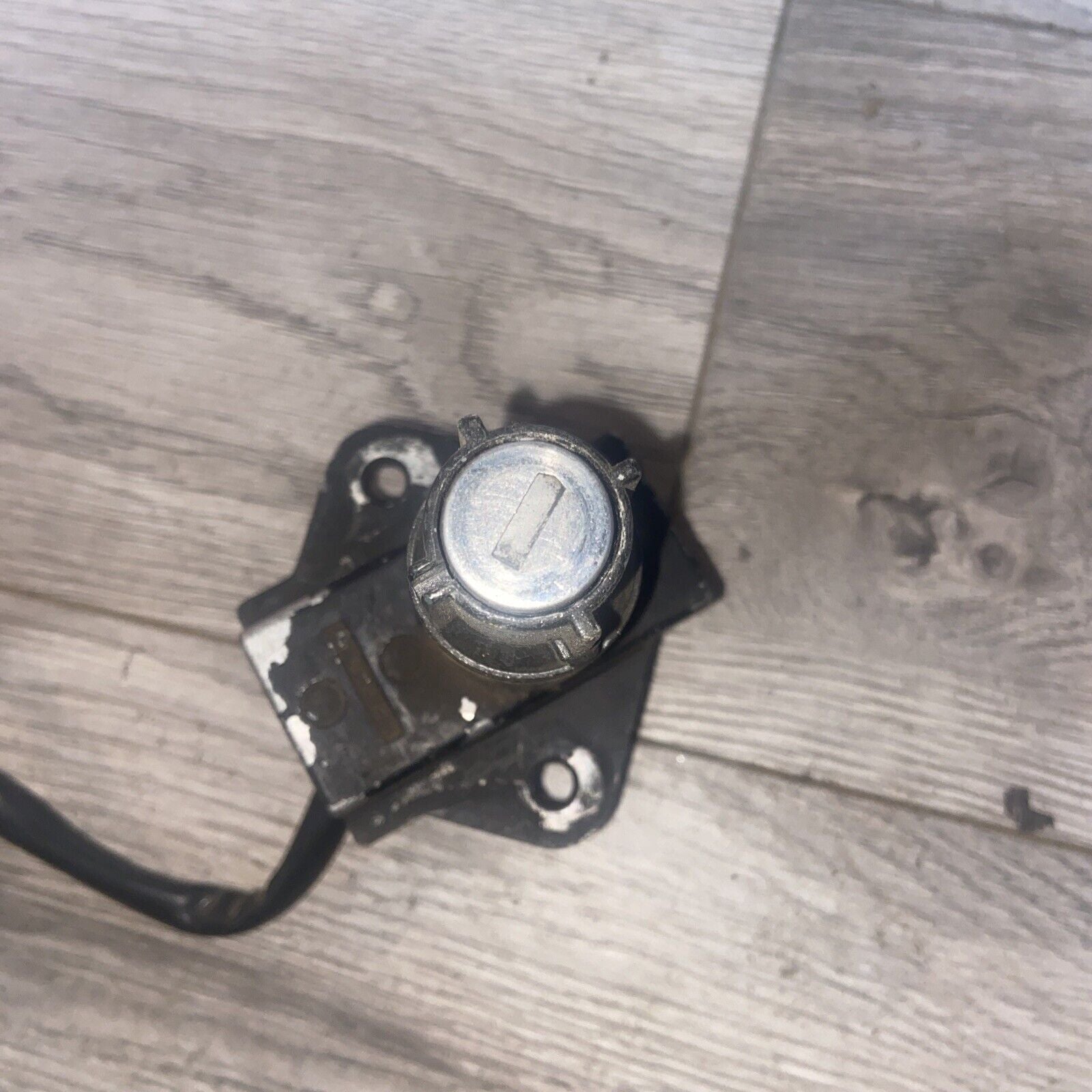1981 SUZUKI GS 1100E IGNITION SWITCH LOCK NO KEY