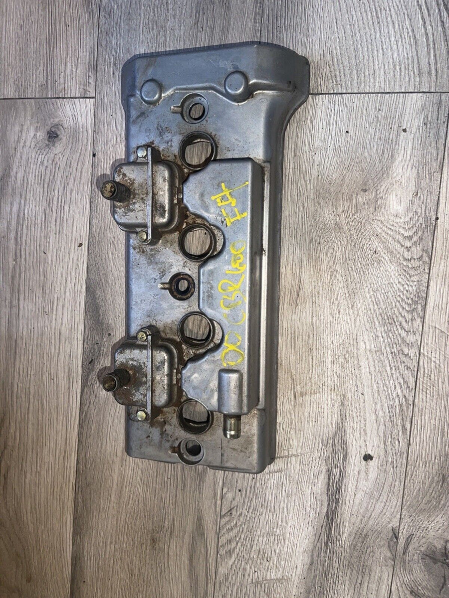 2000 99 00 Honda CBR 600 F4 engine valve cover 