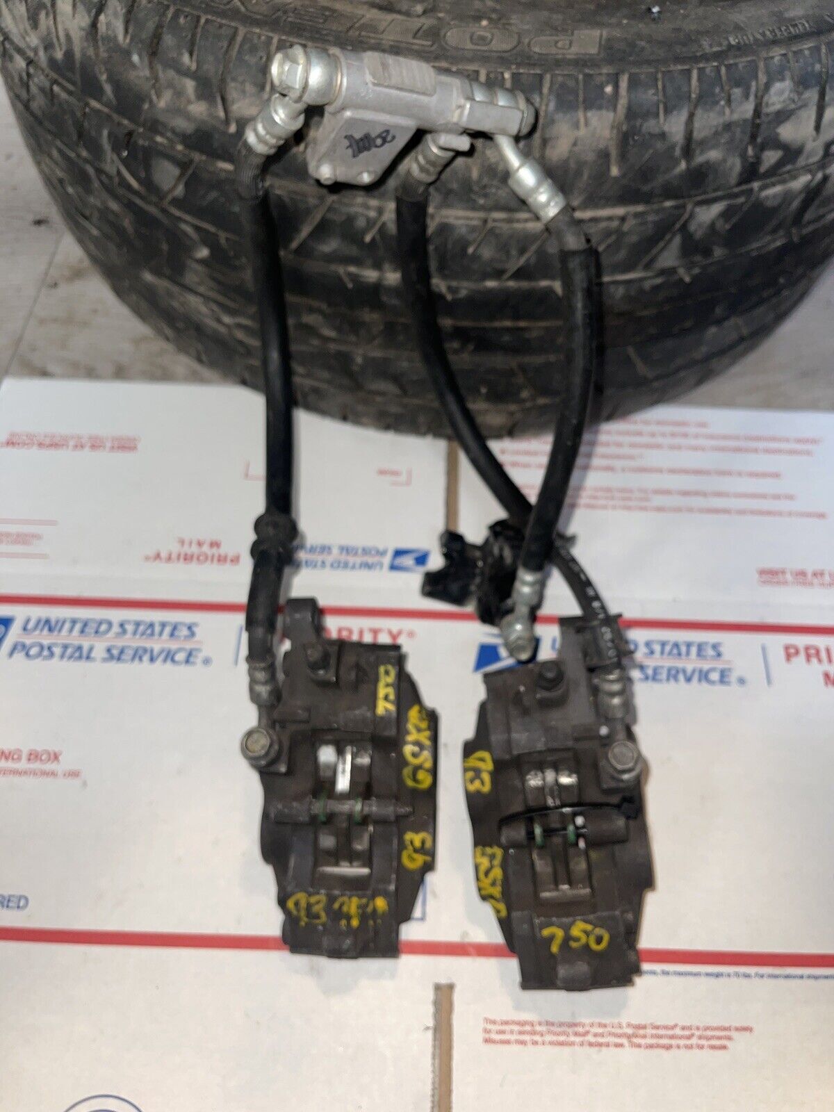 92 93 Suzuki GSXR 600 750 Front Brake Calipers Left & Right Pair
