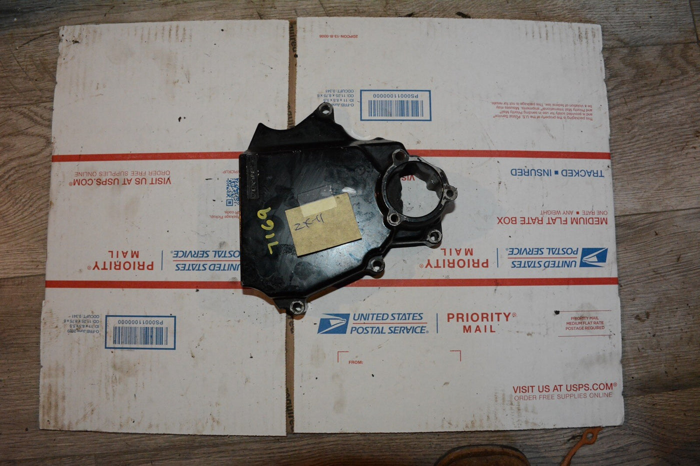 1992 KAWASAKI NINJA ZX11 ENGINE SPROCKET COVER