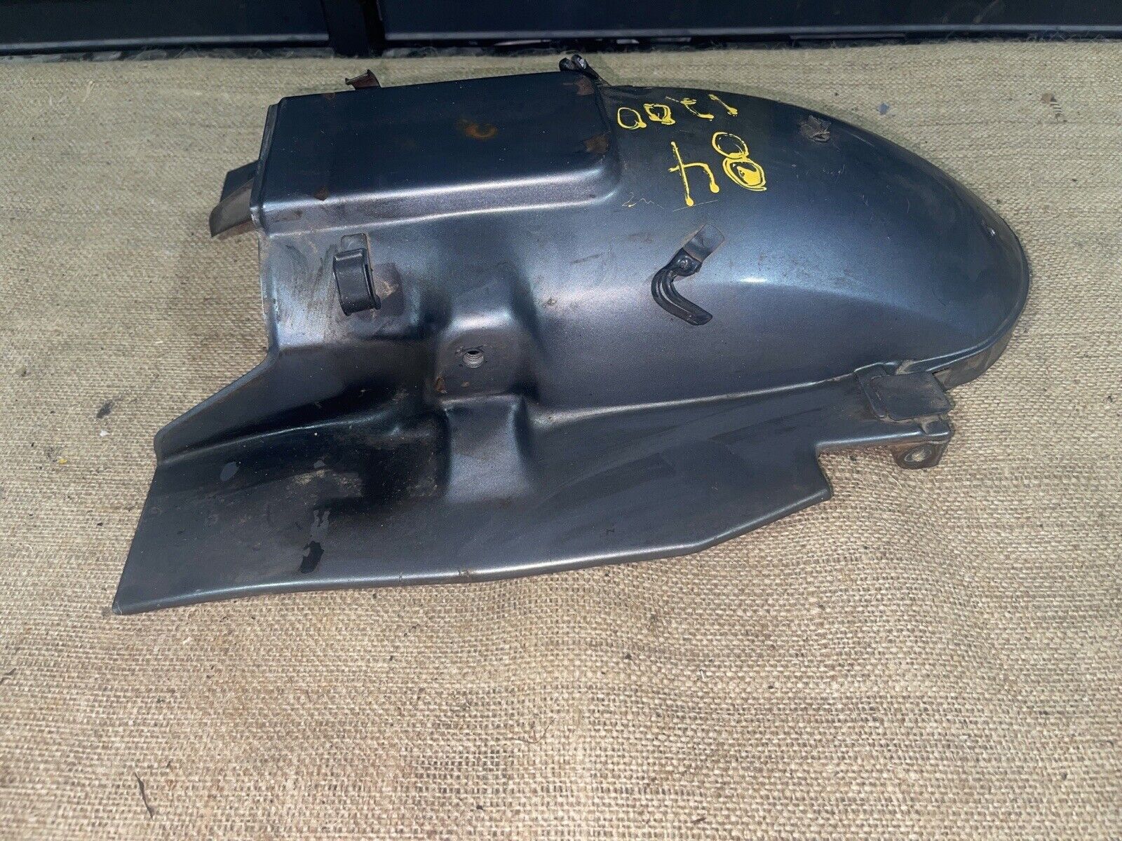 1984 Honda Goldwing 1200 GL1200 REAR BACK WHEEL FENDER MUD GUARD INNER GL 84