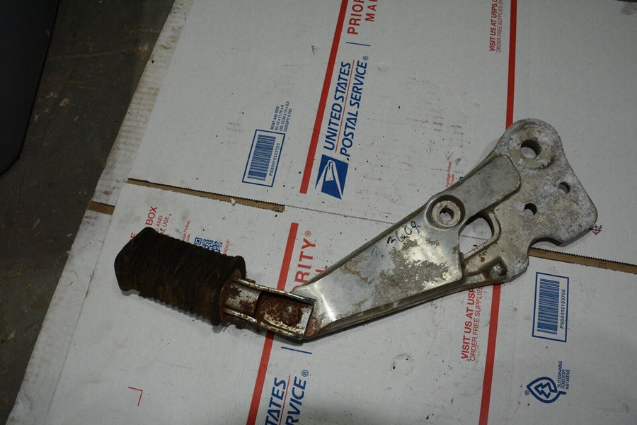 81 1981 SUZUKI GS750 GS 750 FOOT PEG LEVER PEDAL