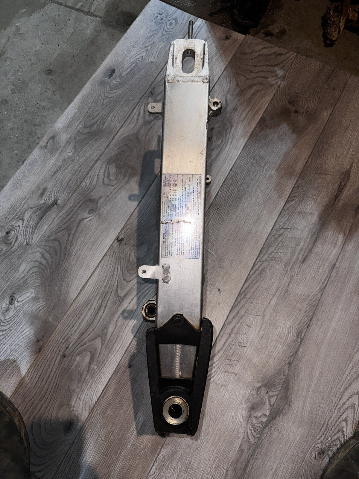 SUZUKI 94 95 96 97 RF 900 R RF900 RF900R REAR SWINGARM SWING ARM OEM