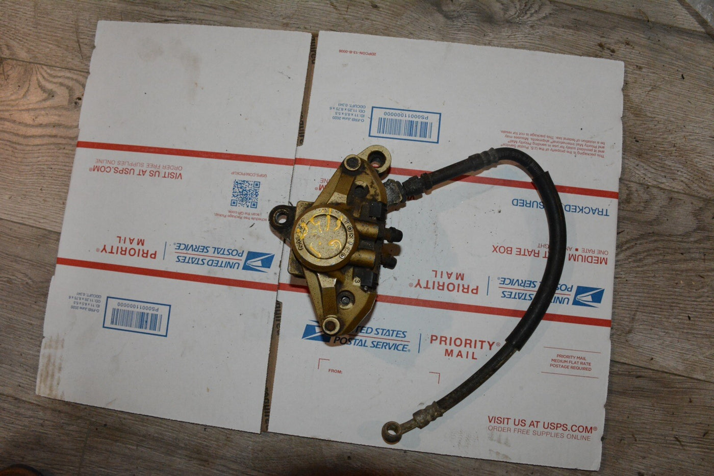 84-86 SUZUKI GS1150  LEFT FRONT BRAKE CALIPER