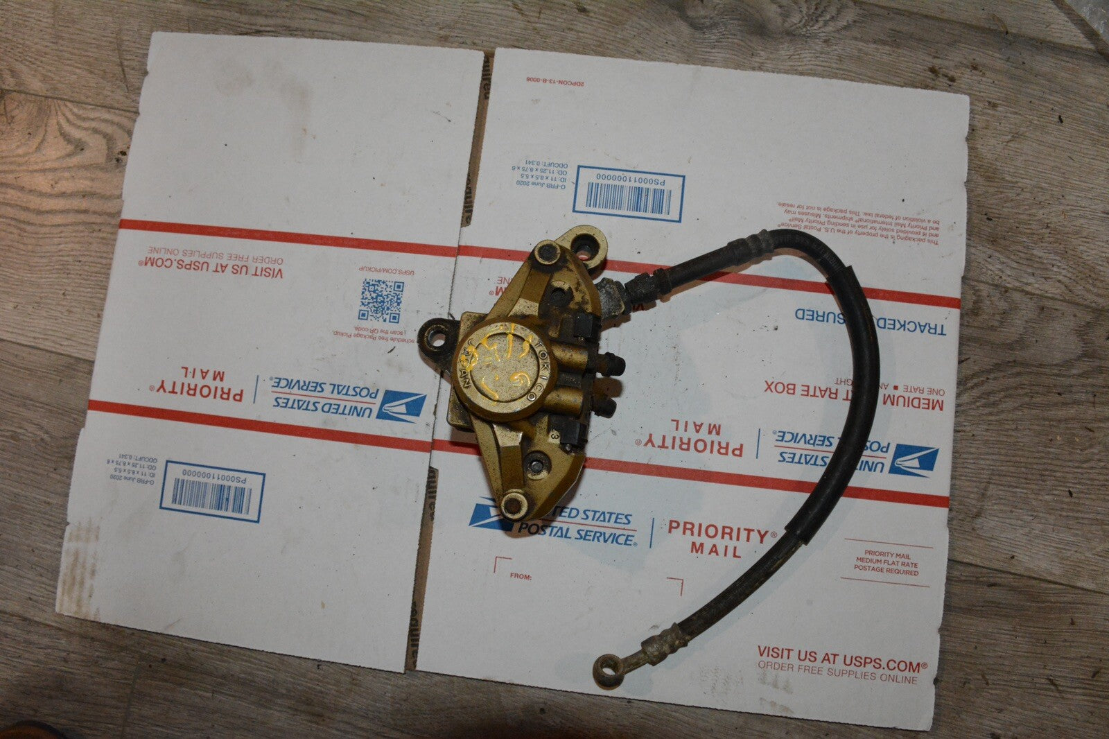 84-86 SUZUKI GS1150  LEFT FRONT BRAKE CALIPER