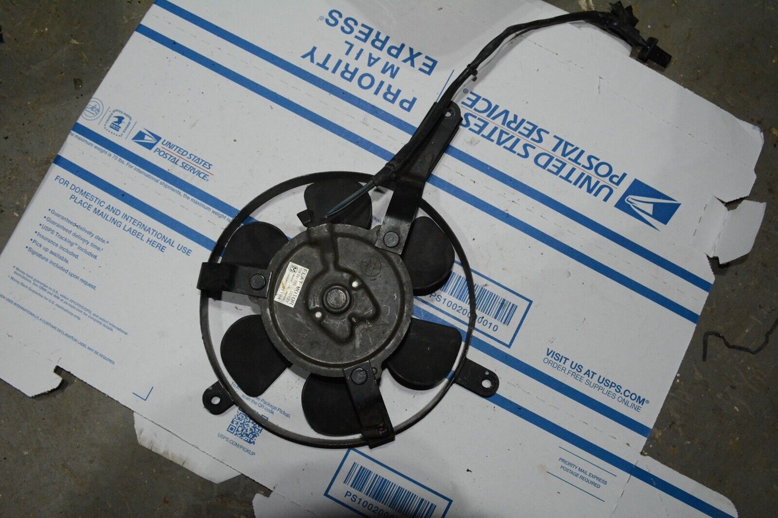00-01 Yamaha Yzf R1 Yzfr1 Radiator Cooling Fan
