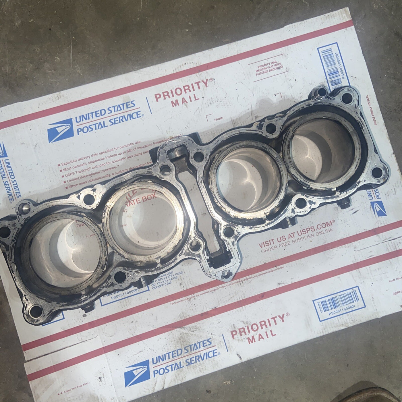 1993 Suzuki GSXR750 ENGINE MOTOR PISTON CYLINDERS BLOCK JUG