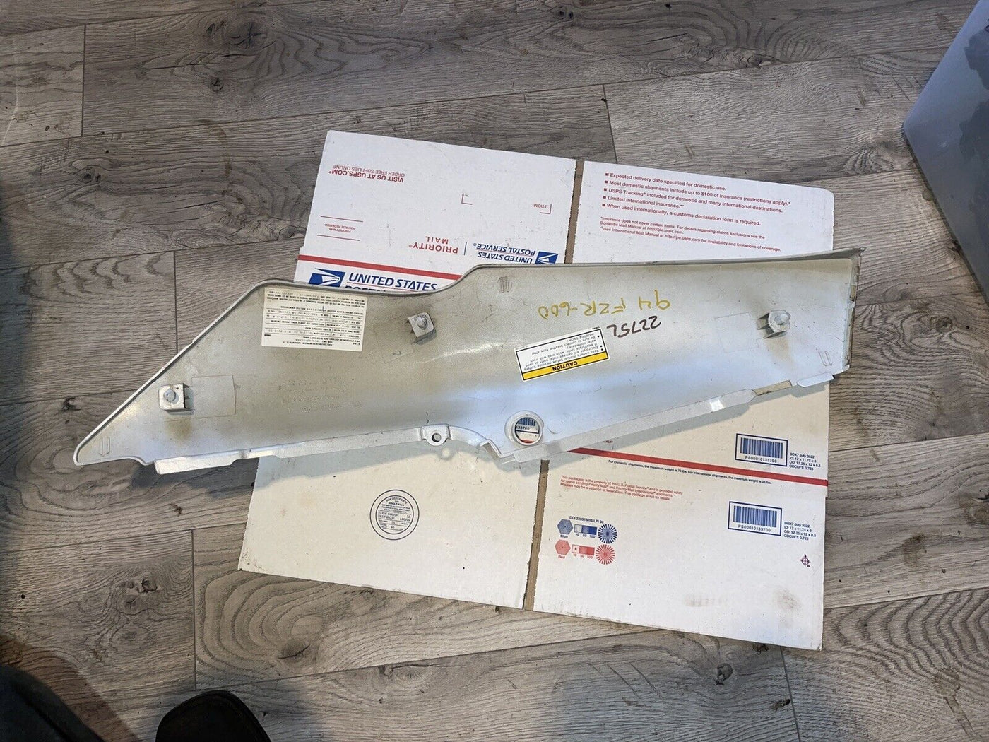 '95 FZR600 FZR 600 LEFT REAR TAIL FAIRING PLASTIC COVER COWL BLACK 1995 YAMAHA